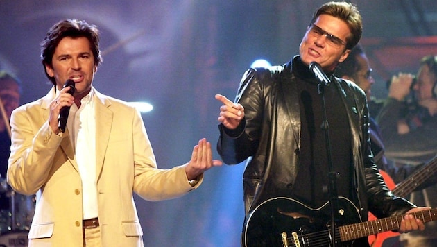 Modern-Talking-Sänger Thomas Anders (l.) und sein Ex-Partner Dieter Bohlen im JAhr 2002 (Bild: APA/dpa/dpaweb)