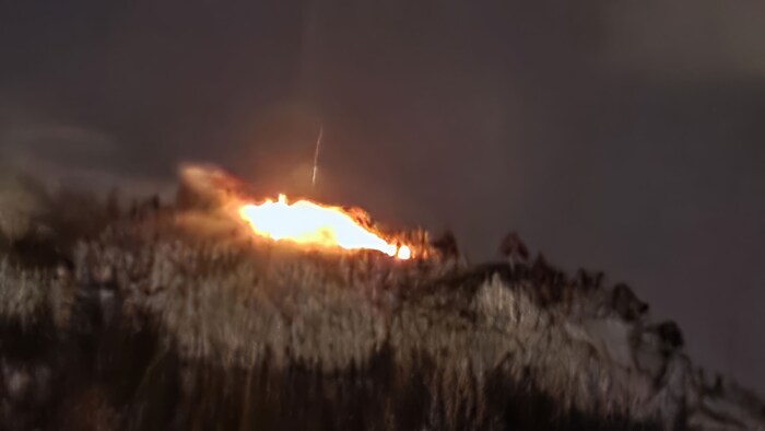 Das Feuer vom Tal aus gesehen.