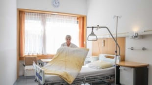 Ein Sonderklasse-Zimmer der neuen Tagesklinik in Bruck (Bild: Jürgen Fuchs)