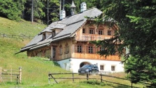 In der Steiermark besitzt Ursula von der Leyen ein Luxus-Chalet inklusive mehrerer Hektar Grund. (Bild: Peter Bernthaler)