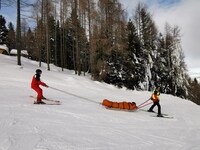 Die Pistenrettung musste wieder einmal ausrücken. (Symbolbild)