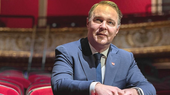 Der Vizekanzler und neue Medienminister Andreas Babler kritisierte die ATV-Sendung scharf und ...
