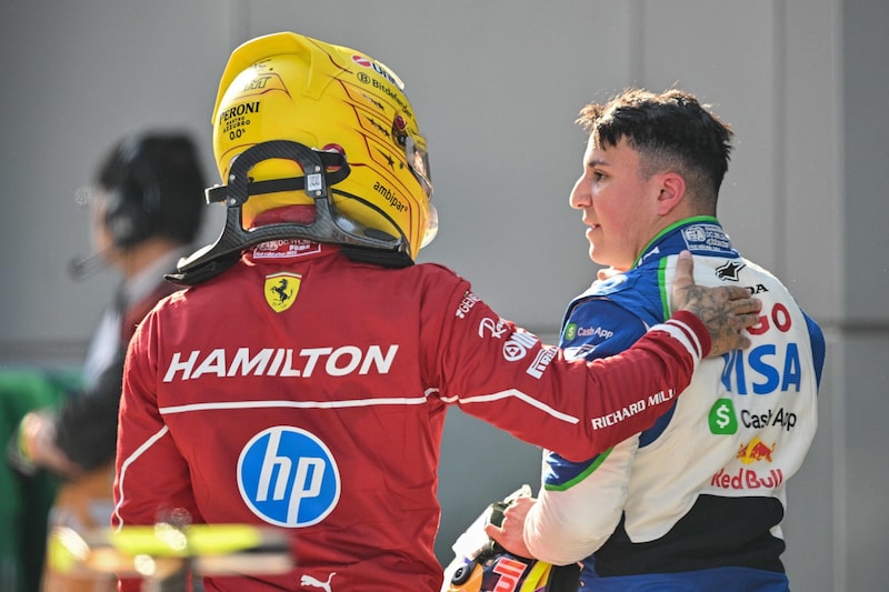 Isack Hadjar wird auch von Lewis Hamilton gelobt. (Bild: AFP/HECTOR RETAMAL)