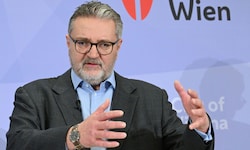 Stadtrat Hacker fordert ein einheitliches Sozialhilfesystem.