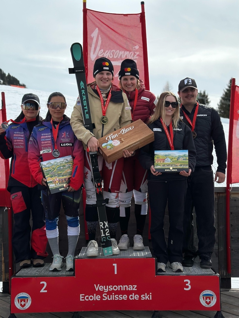 Veronika Aigner gewann mit Guide und Schwester Elisabeth beim Weltcup-Finale in Veysonnaz alle drei Riesentorläufe. (Bild: Ski Austria)