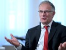 Österreich droht ein EU-.Defizitverfahrne, aber Finanzminister Markus Marterbauer (SPÖ) bleibt gelassen.  (Bild: APA/ROLAND SCHLAGER)