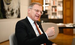 LH Thomas Stelzer reagiert auf die Kritik von Neos-Chef Felix Eypeltauer. 