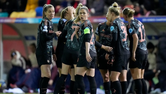 Sarah Zadrazil (m.) steht mit den Bayern im Cup-Finale (Bild: AP/ASSOCIATED PRESS)