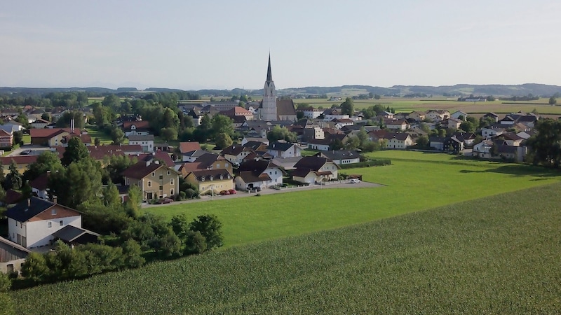 Im beschaulichen Neukirchen an der Enknach im Innviertel sitzt der Schock tief. (Bild: Pressefoto Scharinger/Daniel Scharinger)