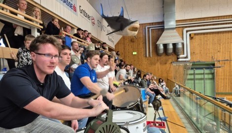 Diese Fans haben „Biss“. (Bild: Kallinger)