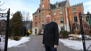 Hermann Trinker gewinnt den Losentscheid und bleibt Stadtchef! (Bild: Jauschowetz Christian)