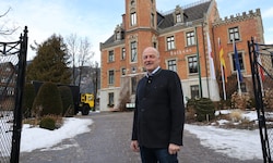 Hermann Trinker gewinnt den Losentscheid und bleibt Stadtchef!