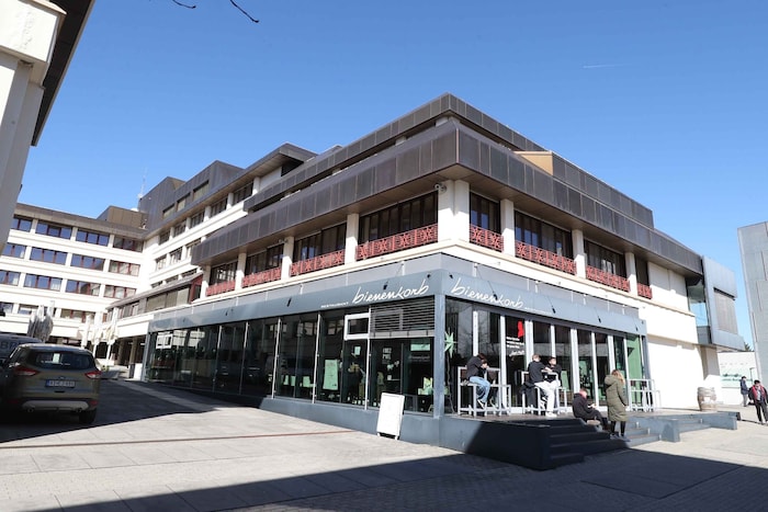 Im April steht der Umzug des Lokals ins ehemalige Blagusz-Reisebüro an.