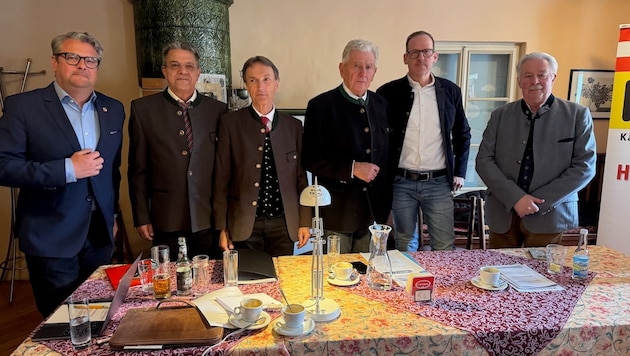Der KHD-Vorstand: Schriftführer Wendelin Mölzer, Finanzreferent Wolfgang Ptok, Obmann-Stv. Franz ...
