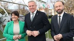 Manuela Khom (ÖVP) und Mario Kunasek (FPÖ) zeigten sich mit dem Ergebnis der steirischen Gemeinderatswahlen zufrieden. Max Lercher (SPÖ) musste Verluste hinnehmen. (Bild: Radspieler Jürgen)