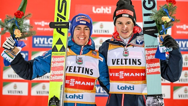 Stefan Kraft und Manuel Fettner (Bild: EPA/KIMMO BRANDT)