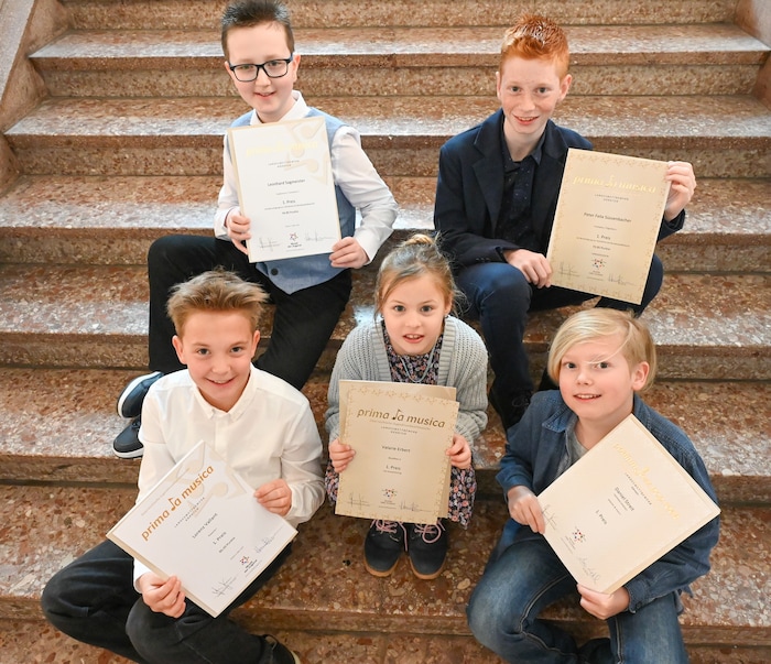 So sehen Sieger aus: Valerie, Leonhard, Lorenz, Peter und Daniel