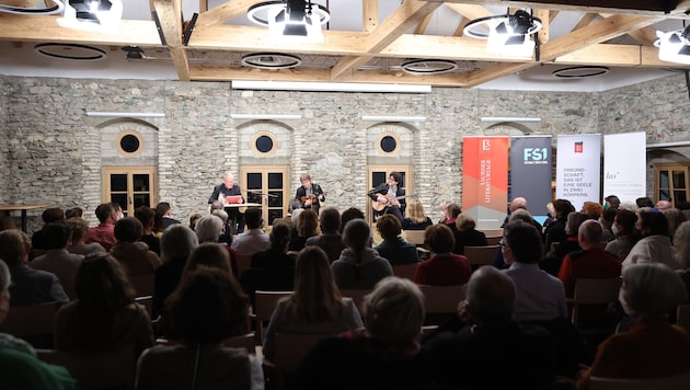 Das Mesnerhaus wurde wieder zur Bühne (Bild: Roland Hölzl)