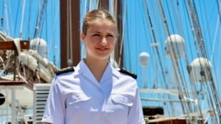 Prinzessin Leonor mit dem Schulschiff Juan Sebastian de Elcano in Salvador da Bahia (Bild: Cordon Press / Action Press / picturedesk.com)