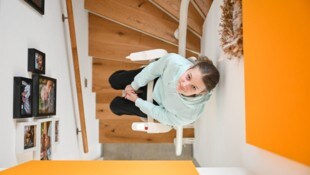 Mit dem Lift kommt Emilia leichter in das obere Geschoß. (Bild: Wenzel Markus)