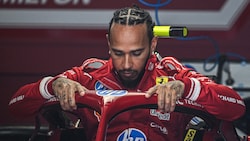 Bei Lewis Hamilton und Ferrari läuft‘s noch nicht rund.  (Bild: AFP/APA/Jade GAO)