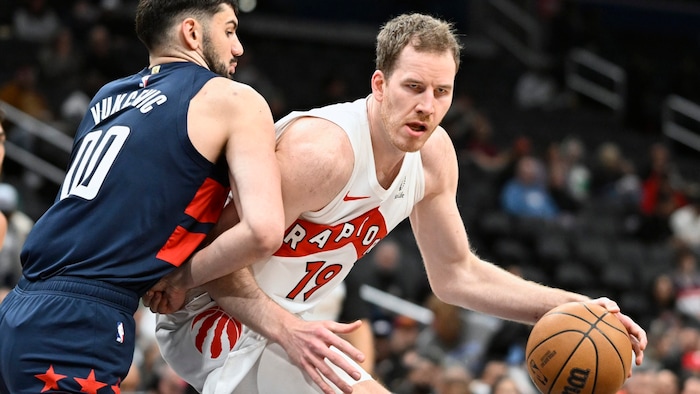 In der NBA messt sich Pöltl mit den besten der Welt.