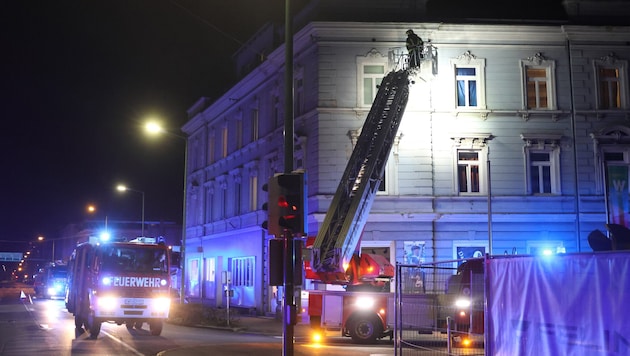 Der Brand geschah in der Welser Bahnhofstraße (Bild: Matthias Lauber/laumat.at)