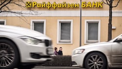 Die Geschäfte mit Russland bescheren der RBI Probleme und laufende Kritik. Der geplante Verkauf der Tochterbank in Moskau ist aber wirtschaftlich kaum möglich. (Bild: APA/AFP/Alexander NEMENOV)