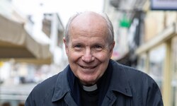 Falschmeldung! Kardinal Christoph Schönborn erfreut sich weiter des Lebens.