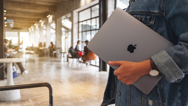 Gerade für Studenten oder Geringverdiener können mietbare Laptops eine Option sein. (Symbolbild) (Bild: Farknot Architect - stock.adobe.)