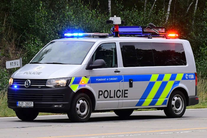 Tschechische Beamte konnten den Verdächtigen festnehmen. (Symbolbild)