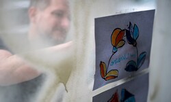 Lukas Johannes Aigner kontert mit Bildern