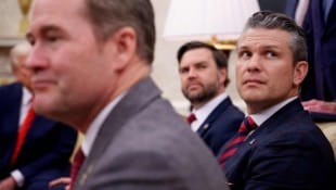 Waren alle im Chat: Sicherheitsberater Mike Waltz, US-Vize JD Vance und Verteidigungsminister Pete Hegseth (von links) (Bild: AFP/ANDREW HARNIK)