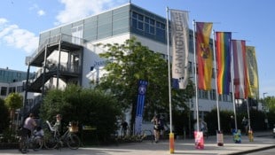 Das Schul-Zentrum in Neusiedl am See war nach der Drohung am 29. April geschlossen.