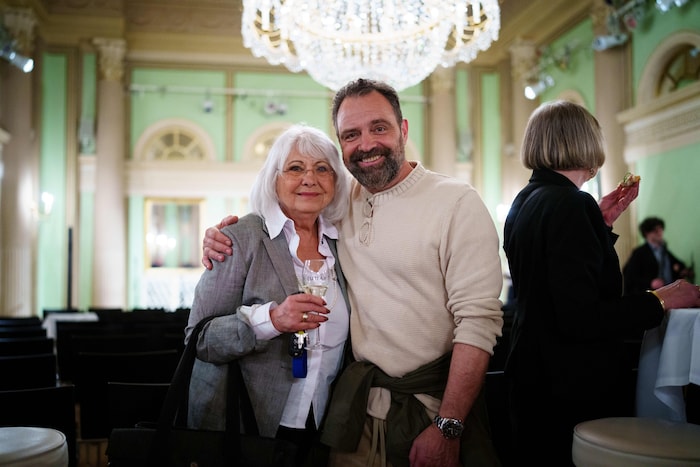 Es gratulierten etwa Marianne Nentwich und Juergen Maurer.