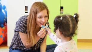 400 Mitarbeiter verlieren durch den Sparkurs der Landesregierung monatlich 135,50 Euro.