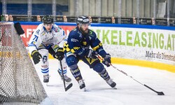 Eisbär Nick Huard (re.) sorgte für die Entscheidung in Spiel eins