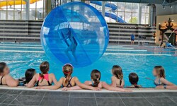 Einst war das „Wave“ in Wörgl ein Schwimm-Paradies, auch für Kurse. Nun ist eine Alternative in ...