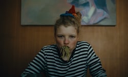 „How to be Normal and the Oddness of the other World“ erzählt humorvoll von der Psyche.