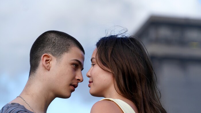 Zerrieben zwischen den Urgewalten der Liebe und des Verbrechens: Clotaire und Jackie (in jungen ...