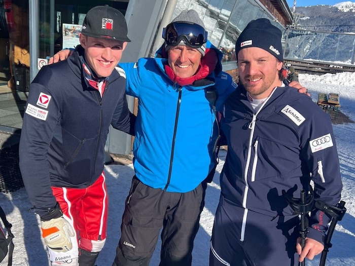 Manfred Widauer mit seinen Schützlingen Johannes Aigner (li.) und Thomas Grochar (re.).