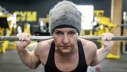 Powerlifterin Manuela Wotolen im Training