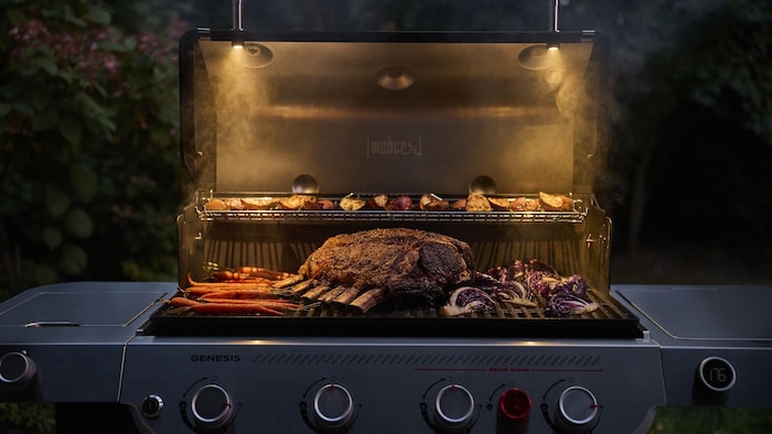Die neuen GENESIS®-Gasgrills setzen Maßstäbe für alle, die ihre Terrasse in eine Outdoor-Küche ...