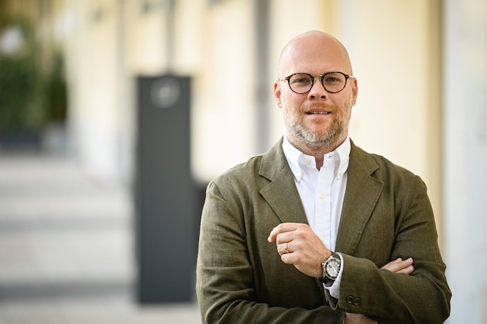 Daniel Ipser leitet seit Juli 2023 die Geschäfte von Weber-Stephen in Österreich. Mit langjähriger Erfahrung im Retail- und Vertriebsbereich, unter anderem bei Dyson und Sony, setzt er erfolgreich auf die Weiterentwicklung des Gas- und Elektrogrillsegments.