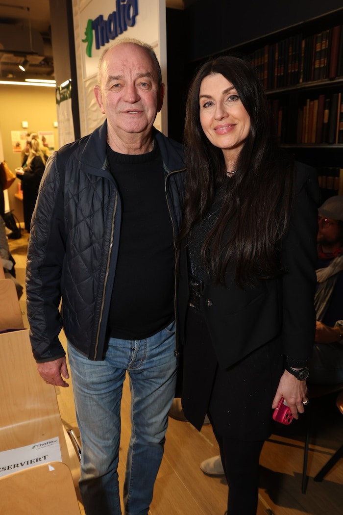 Edel-Fans waren adabei: Ex-Schneck Herbert Prohaska und Zauberstimme Monika Ballwein.