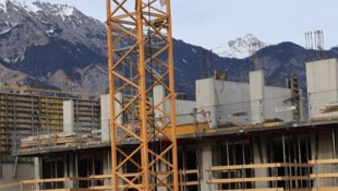 Aufgrund der begrenzten Verfügbarkeit ist Bauland ein knappes und kostspieliges Gut.