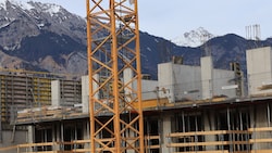 Aufgrund der begrenzten Verfügbarkeit ist Bauland ein knappes und kostspieliges Gut.