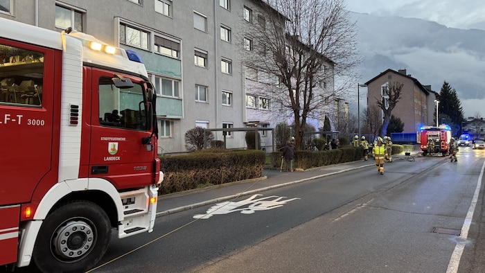 Die Einsatzkräfte in der Urichstraße.