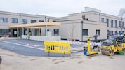 Die Arbeiten für das neue Primärversorgungszentrum Linz-Süd laufen täglich bis in die Nacht auf ...
