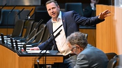 FPÖ-General Michael Schnedlitz poltert: „Die Regierung verweigert die transparente Auskunft über ...